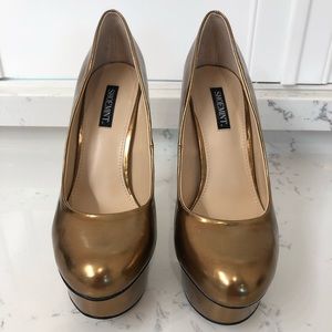 Surprisingly comfy! Metallic platform heels
